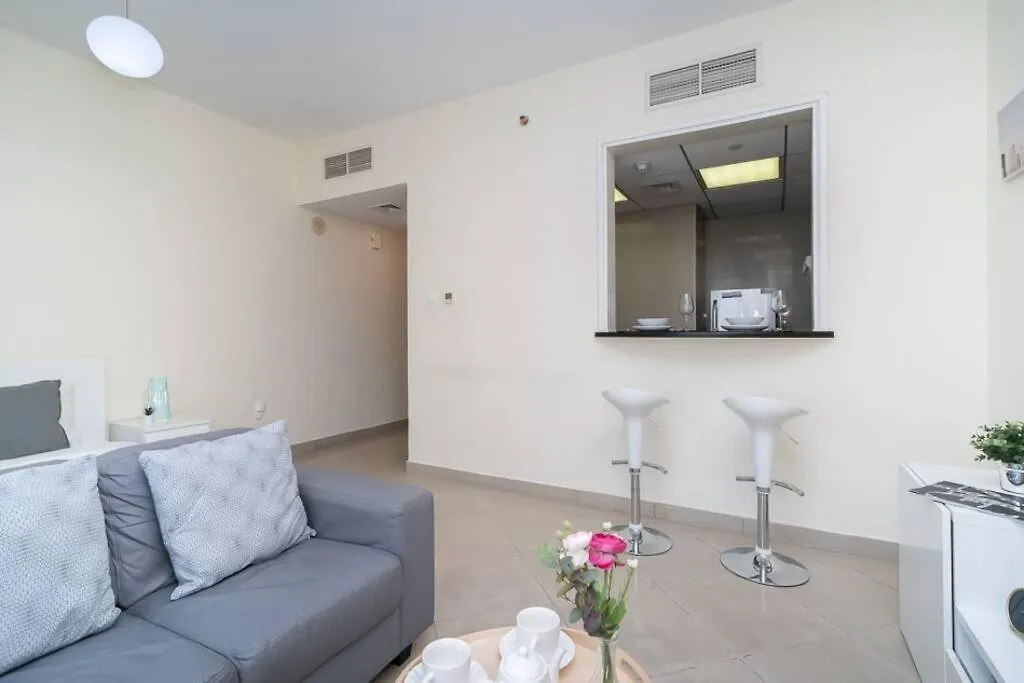 Lägenhet Stonetree - Chic Studio In Jumeirah Lake Towers Dubai